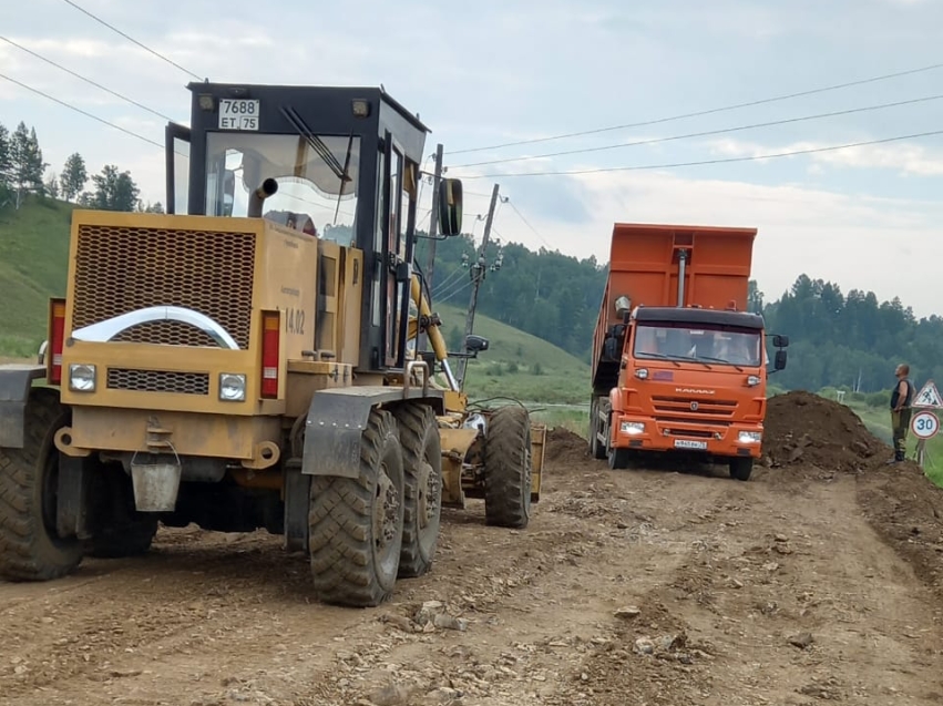 Дорожники продолжают восстанавливать проезды к населенным пунктам Забайкалья после паводков